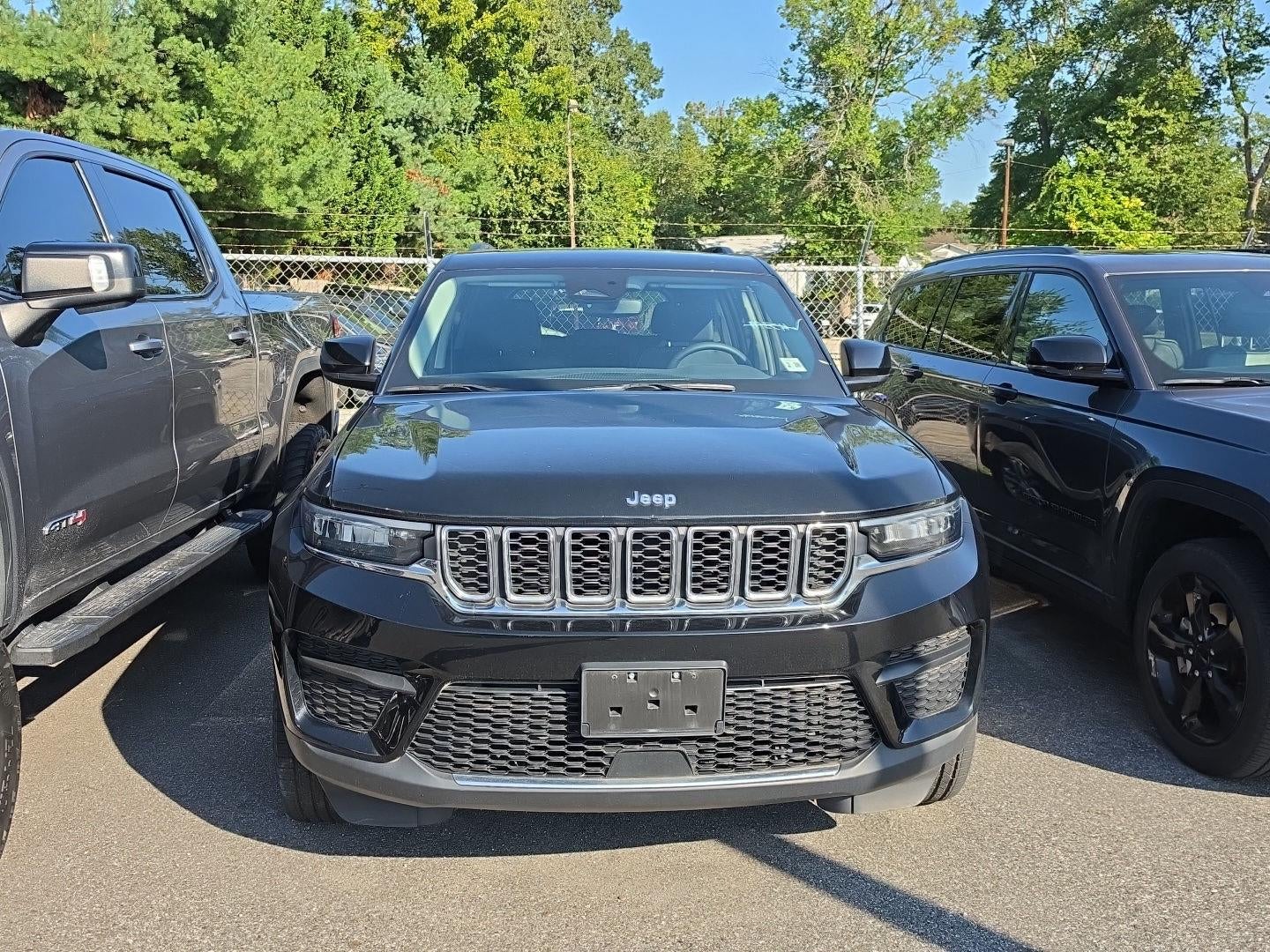 2023 Jeep Grand Cherokee Laredo