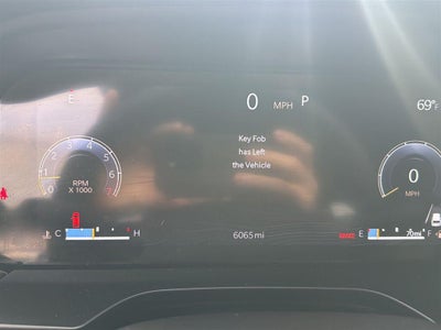 2025 Jeep GRAND CHEROKEE Base