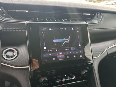 2025 Jeep GRAND CHEROKEE Base