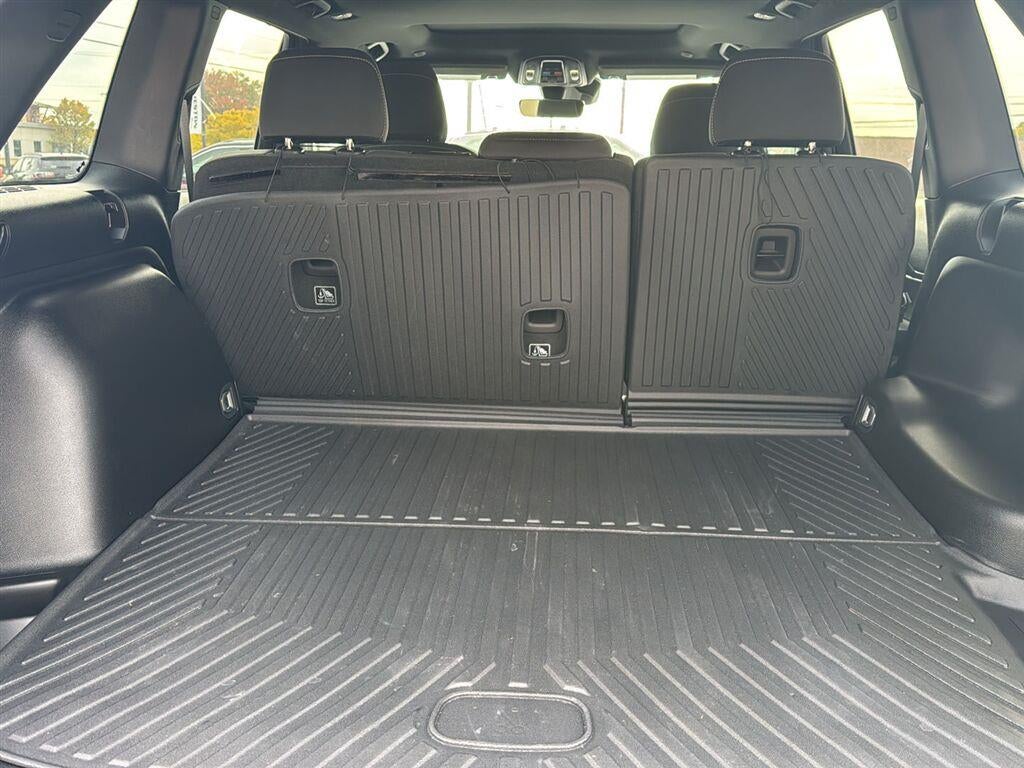 2025 Jeep GRAND CHEROKEE Base