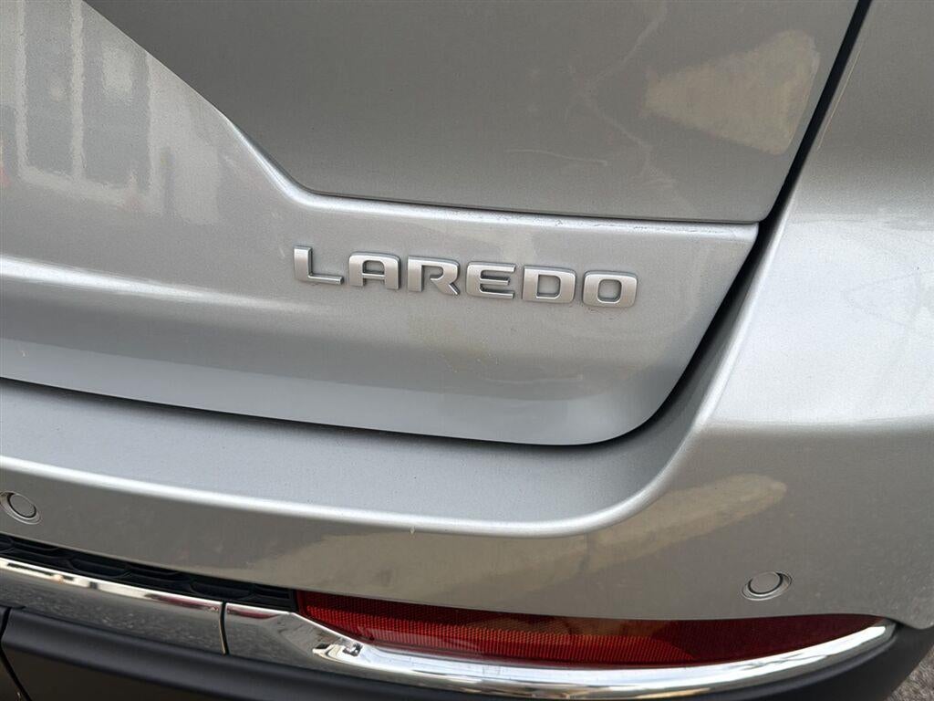 2025 Jeep GRAND CHEROKEE Base