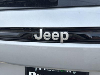 2025 Jeep GRAND CHEROKEE Base