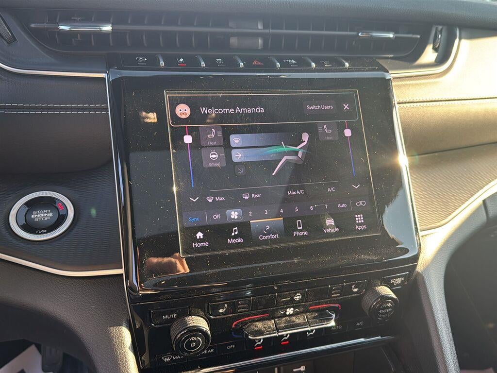 2024 Jeep GRAND CHEROKEE Laredo X