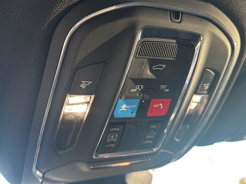2024 Jeep GRAND CHEROKEE Laredo X