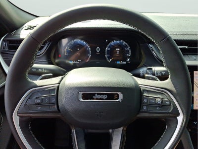 2026 Jeep Grand Cherokee Laredo Altitude
