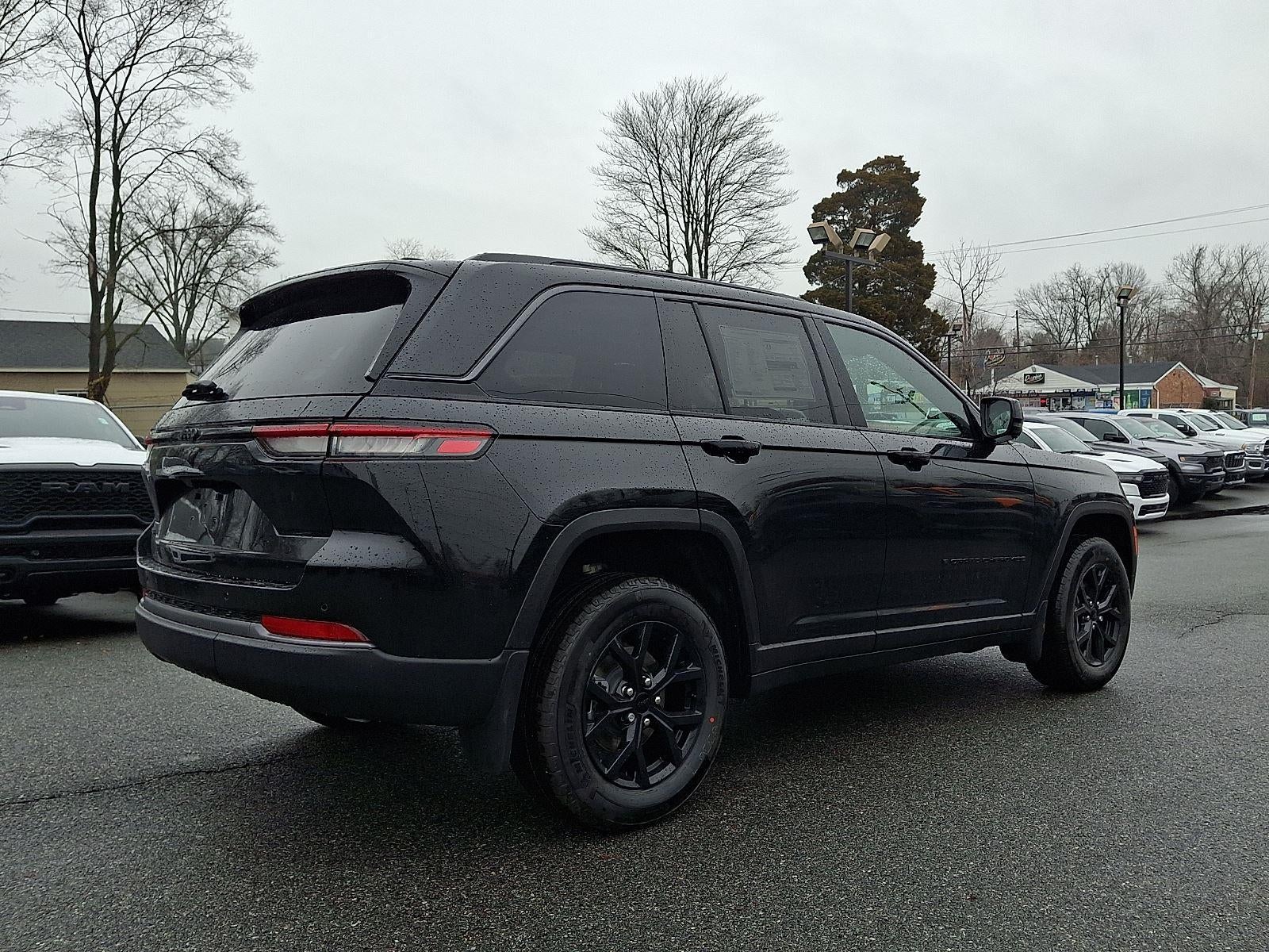 2026 Jeep CHEROKEE Laredo Altitude