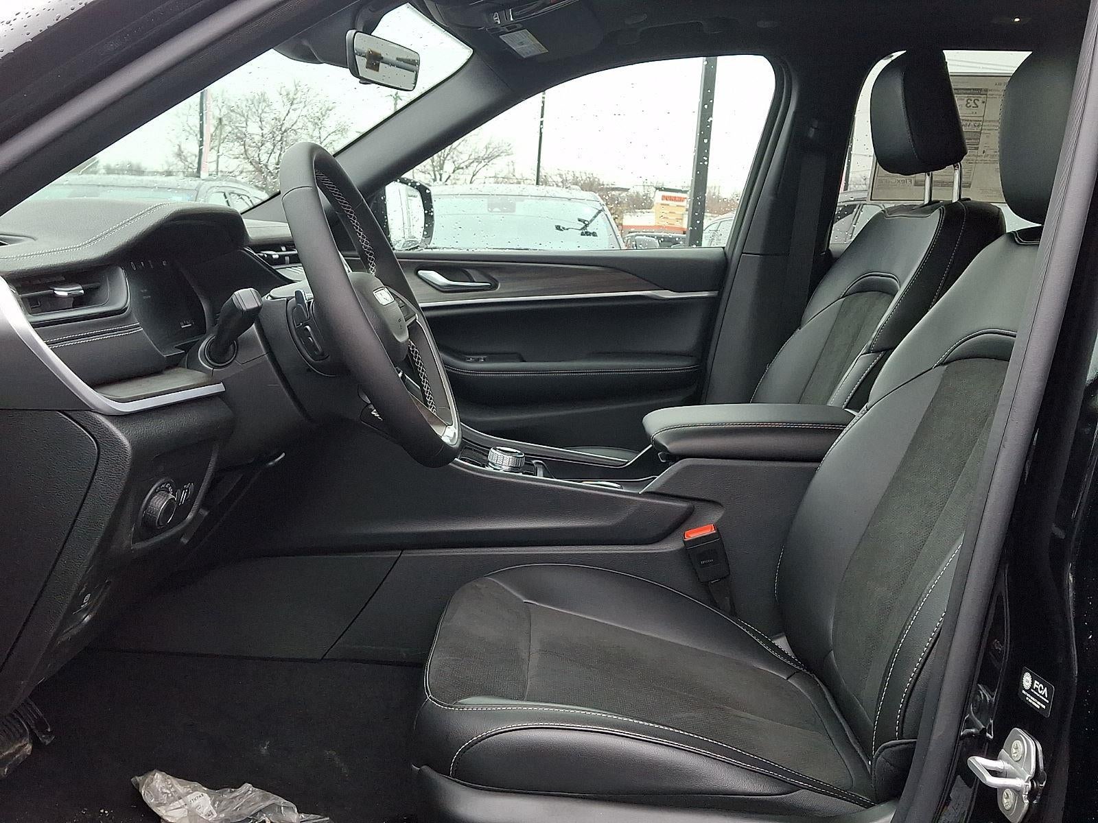 2026 Jeep CHEROKEE Laredo Altitude