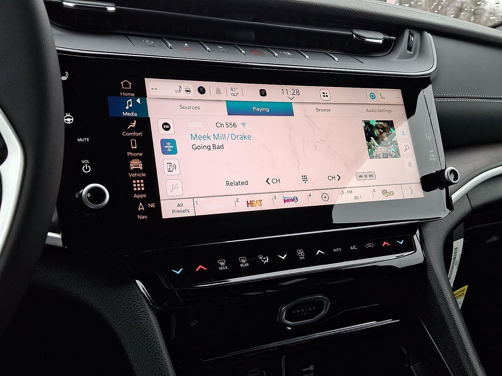 2026 Jeep CHEROKEE Laredo Altitude