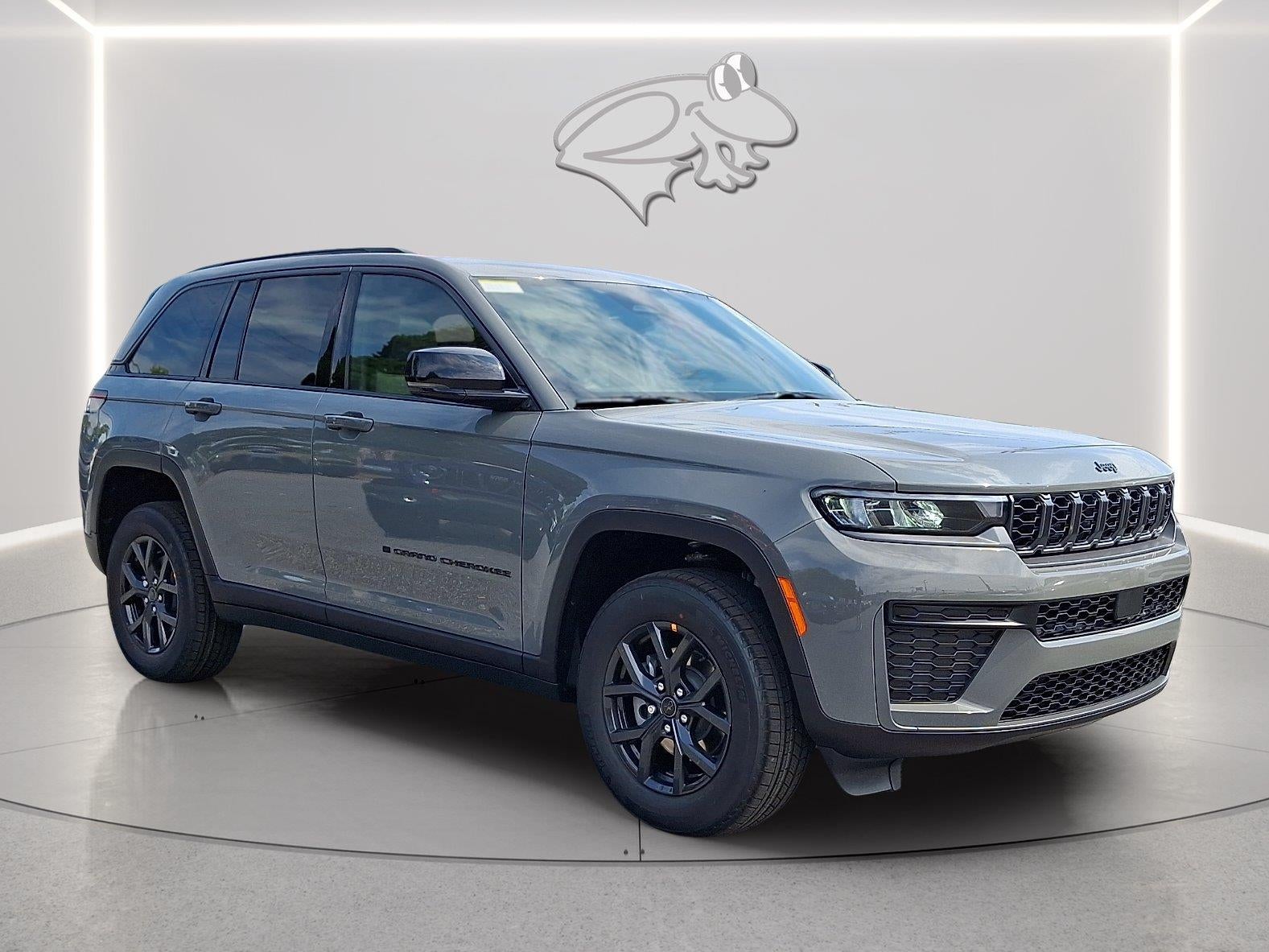 2027 Jeep Grand Cherokee Laredo Altitude