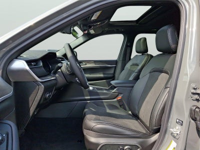 2027 Jeep Grand Cherokee Laredo Altitude