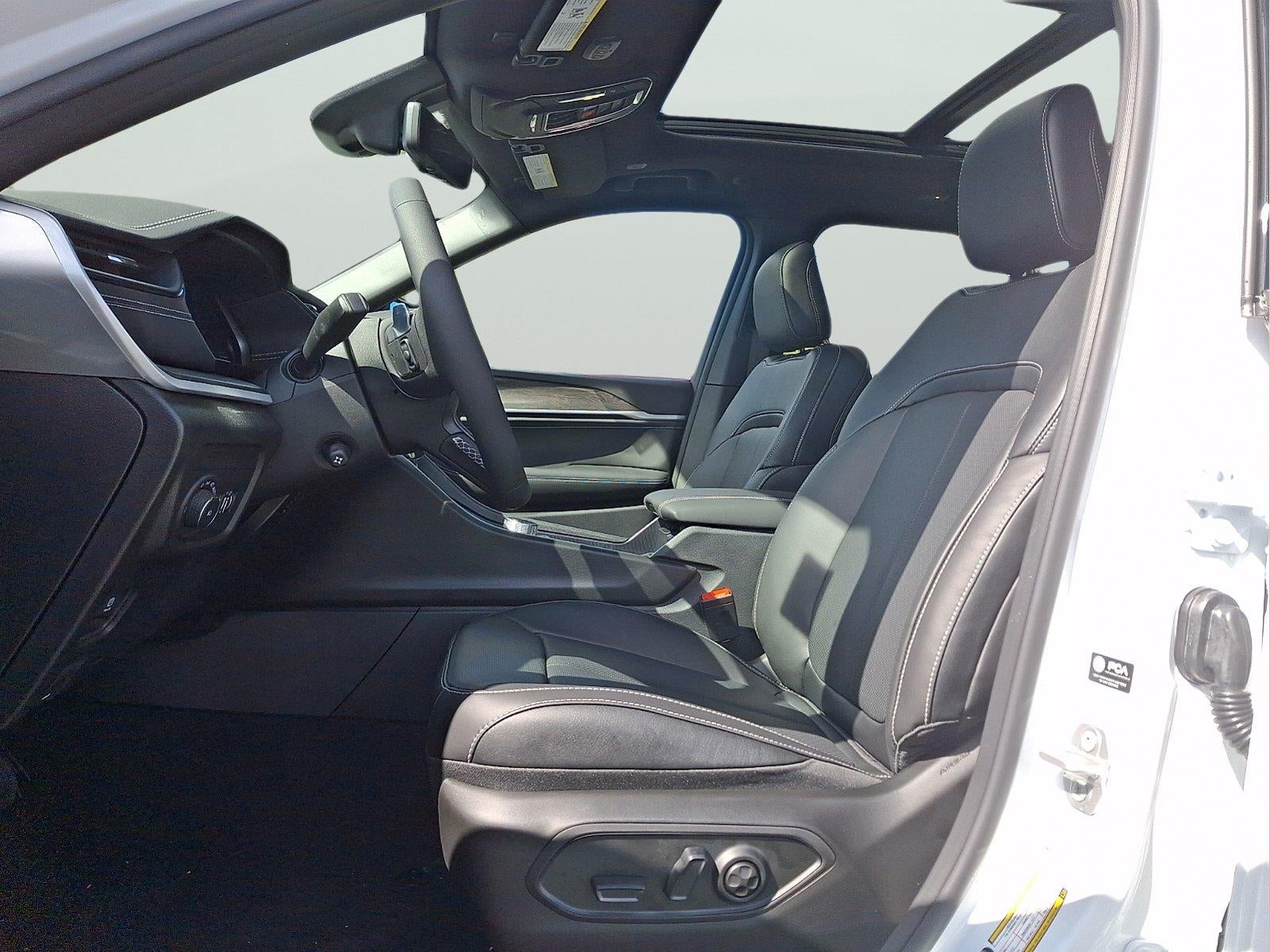 2027 Jeep Grand Cherokee Limited Reserve
