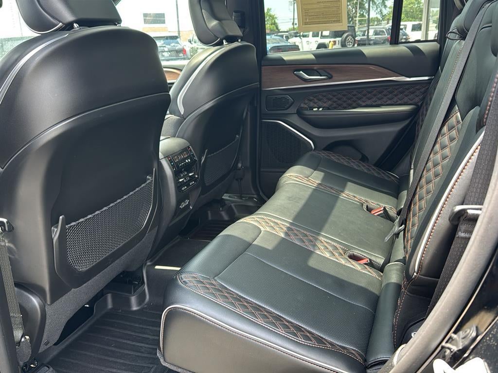 2023 Jeep Grand Cherokee Summit