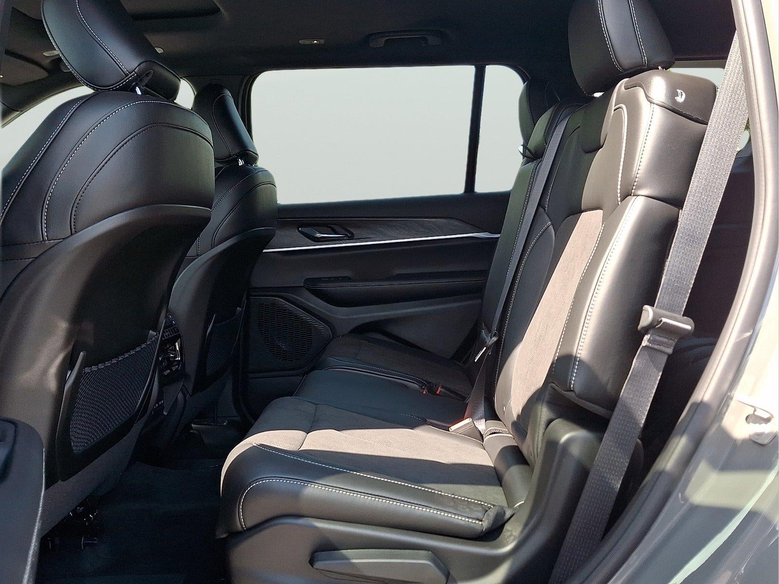 2027 Jeep Grand Cherokee L Laredo Altitude