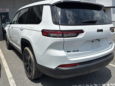 2023 Jeep GRAND CHEROKEE Limited