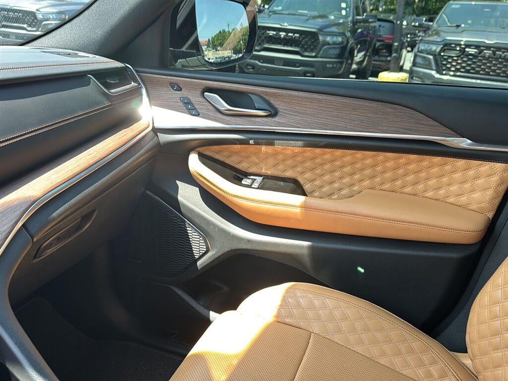 2022 Jeep Grand Cherokee L Summit