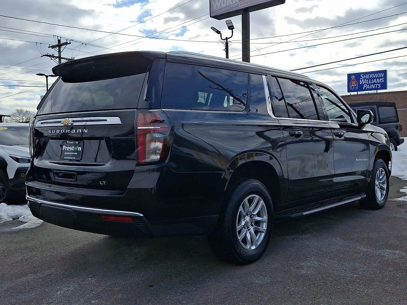 2023 Chevrolet Suburban LT