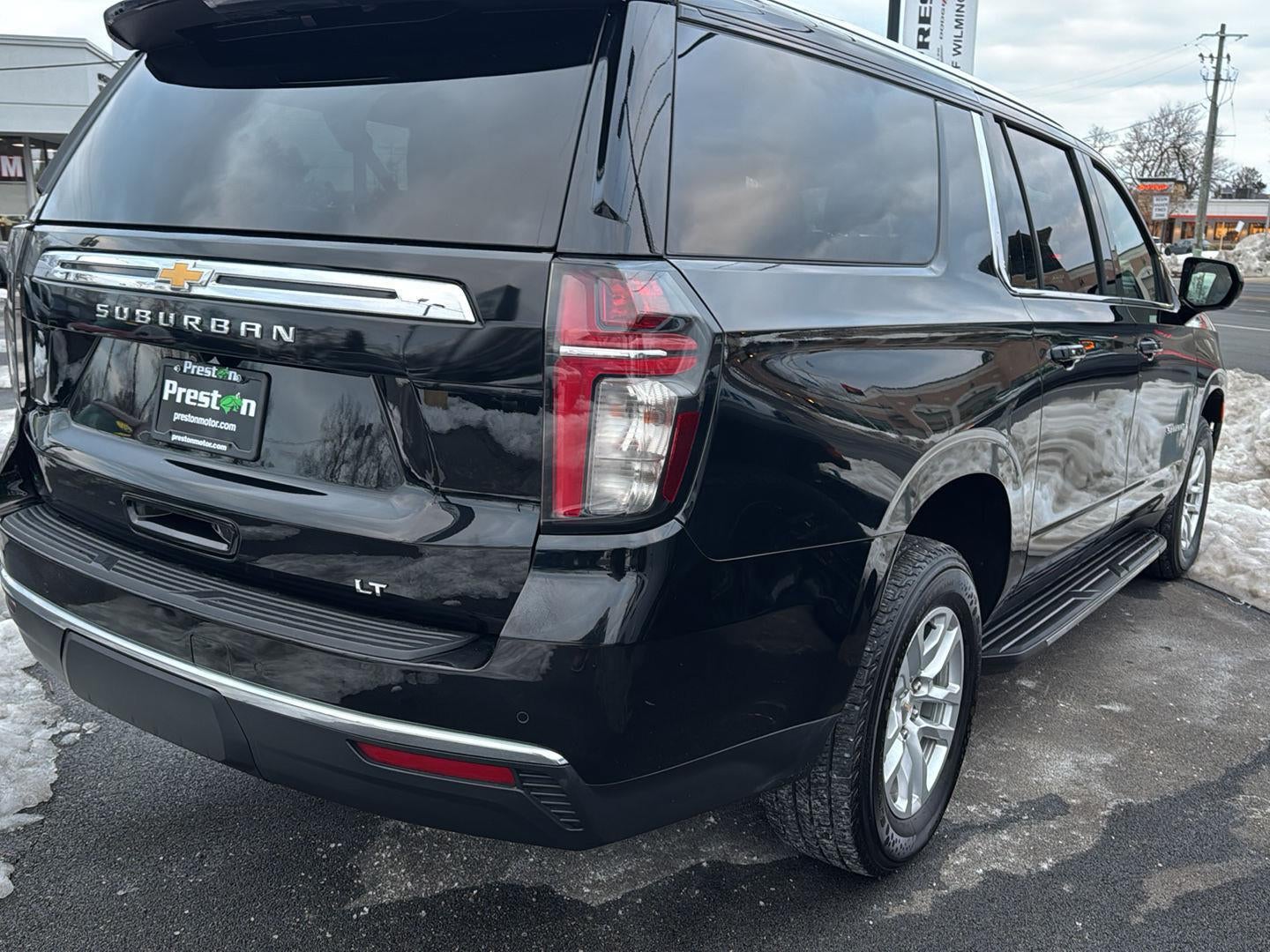 2023 Chevrolet Suburban LT
