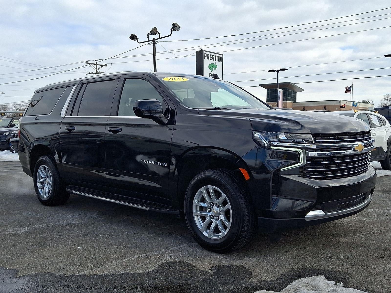 2023 Chevrolet Suburban LT
