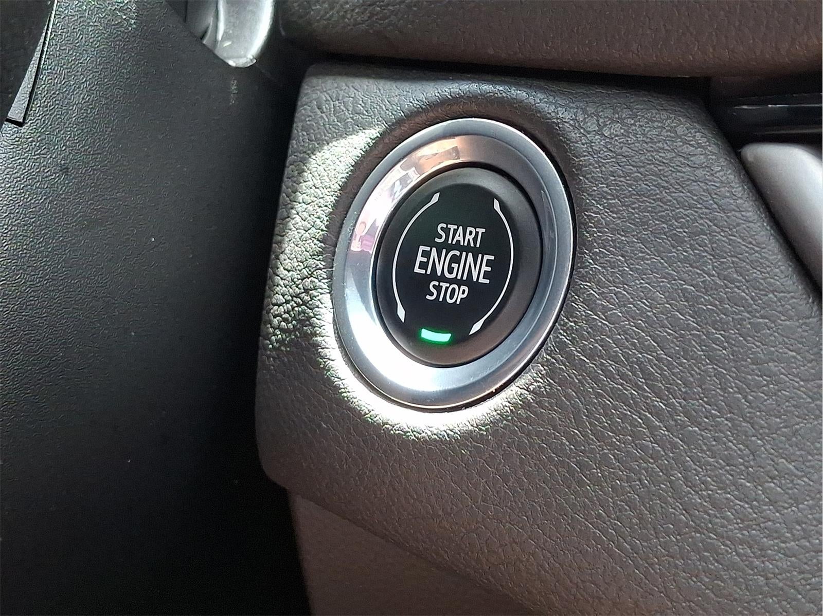 2024 Cadillac XT4 AWD Premium Luxury