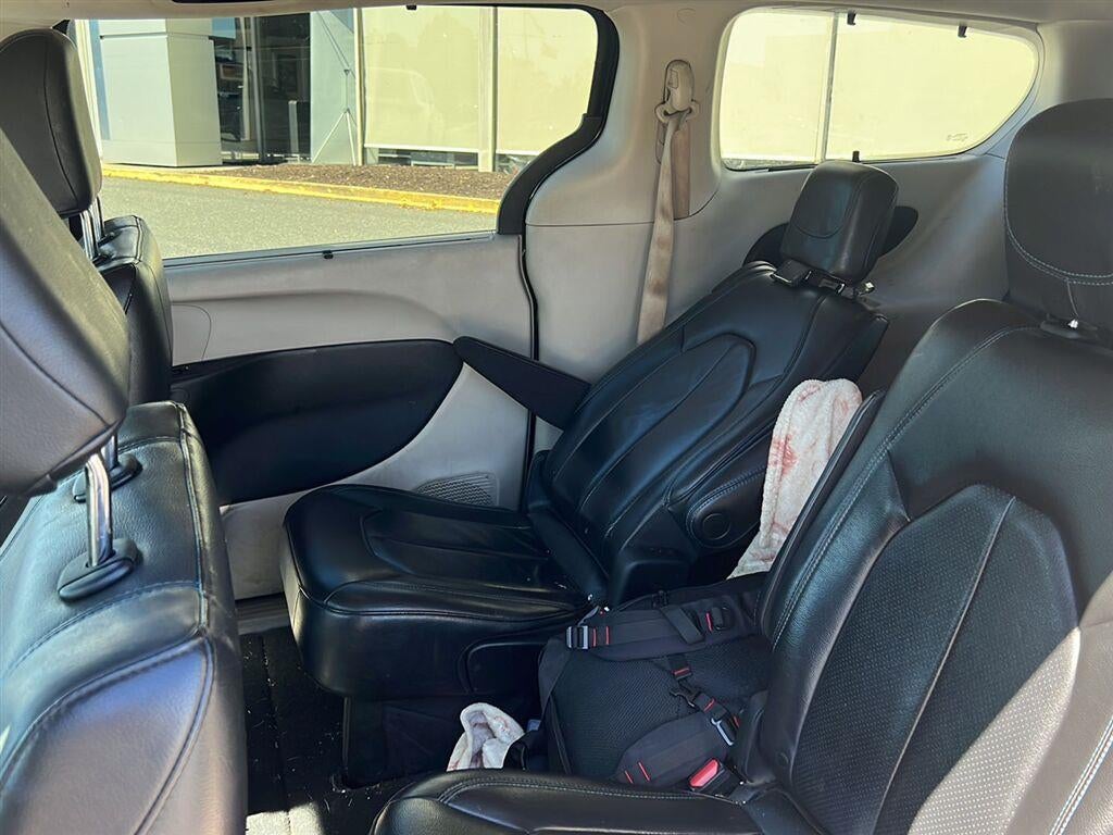 2021 Chrysler Pacifica Touring L