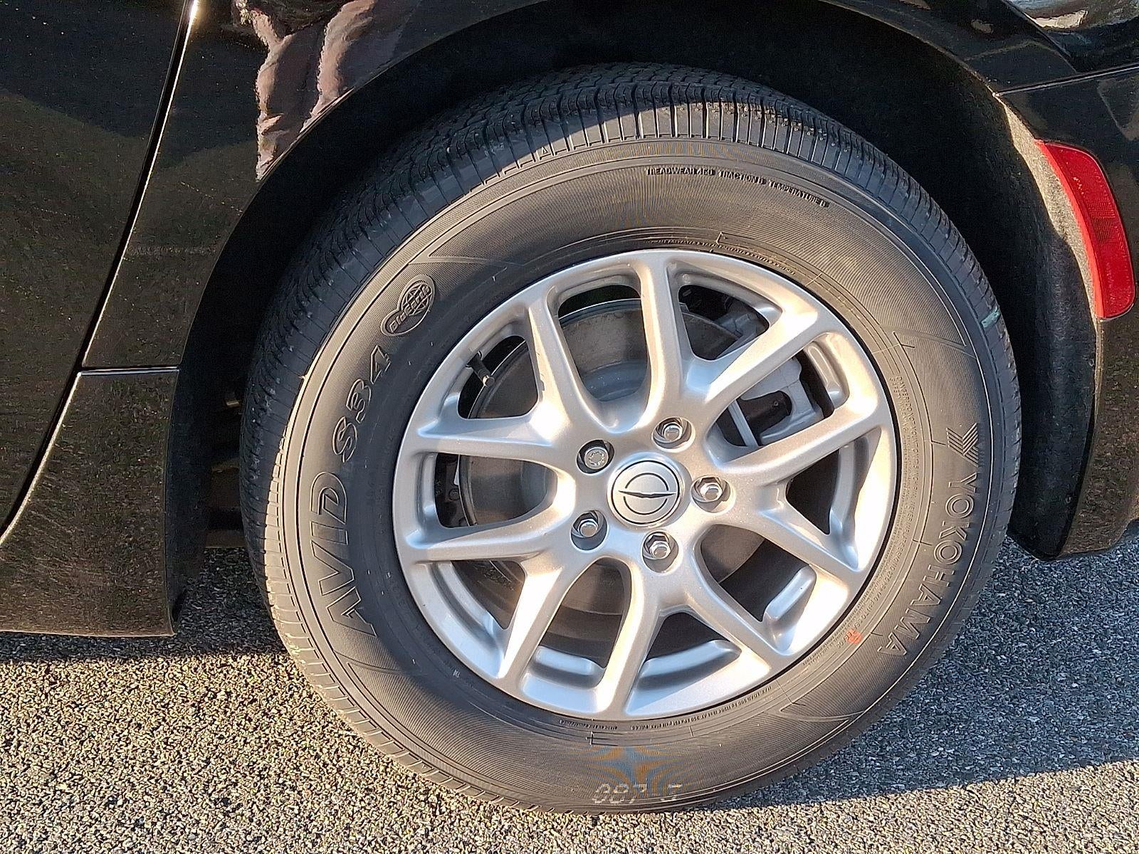 2026 Chrysler Pacifica Select