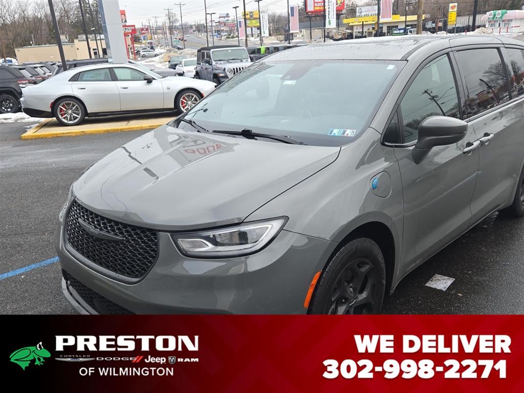 2022 Chrysler Pacifica Hybrid Touring L