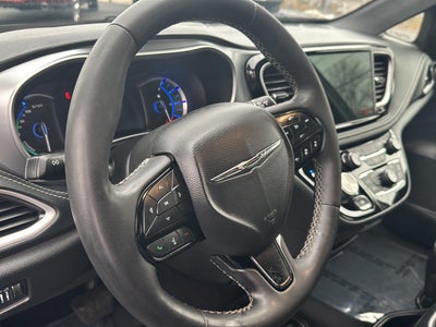 2022 Chrysler Pacifica Hybrid Touring L