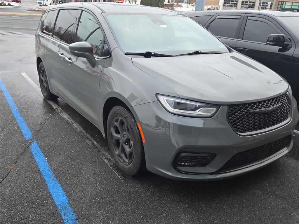 2022 Chrysler Pacifica Hybrid Touring L