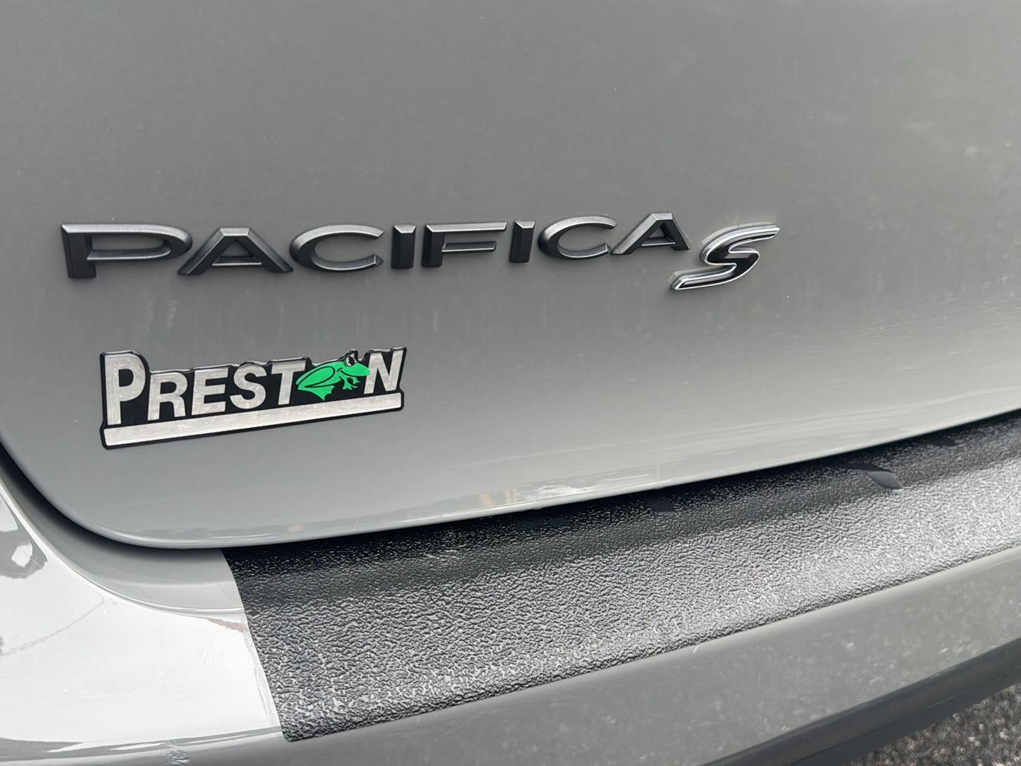 2022 Chrysler Pacifica Hybrid Touring L