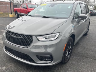 2022 Chrysler Pacifica Hybrid Touring L