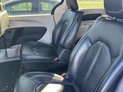 2022 Chrysler Pacifica Hybrid Touring L