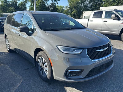 2022 Chrysler Pacifica Hybrid Touring L