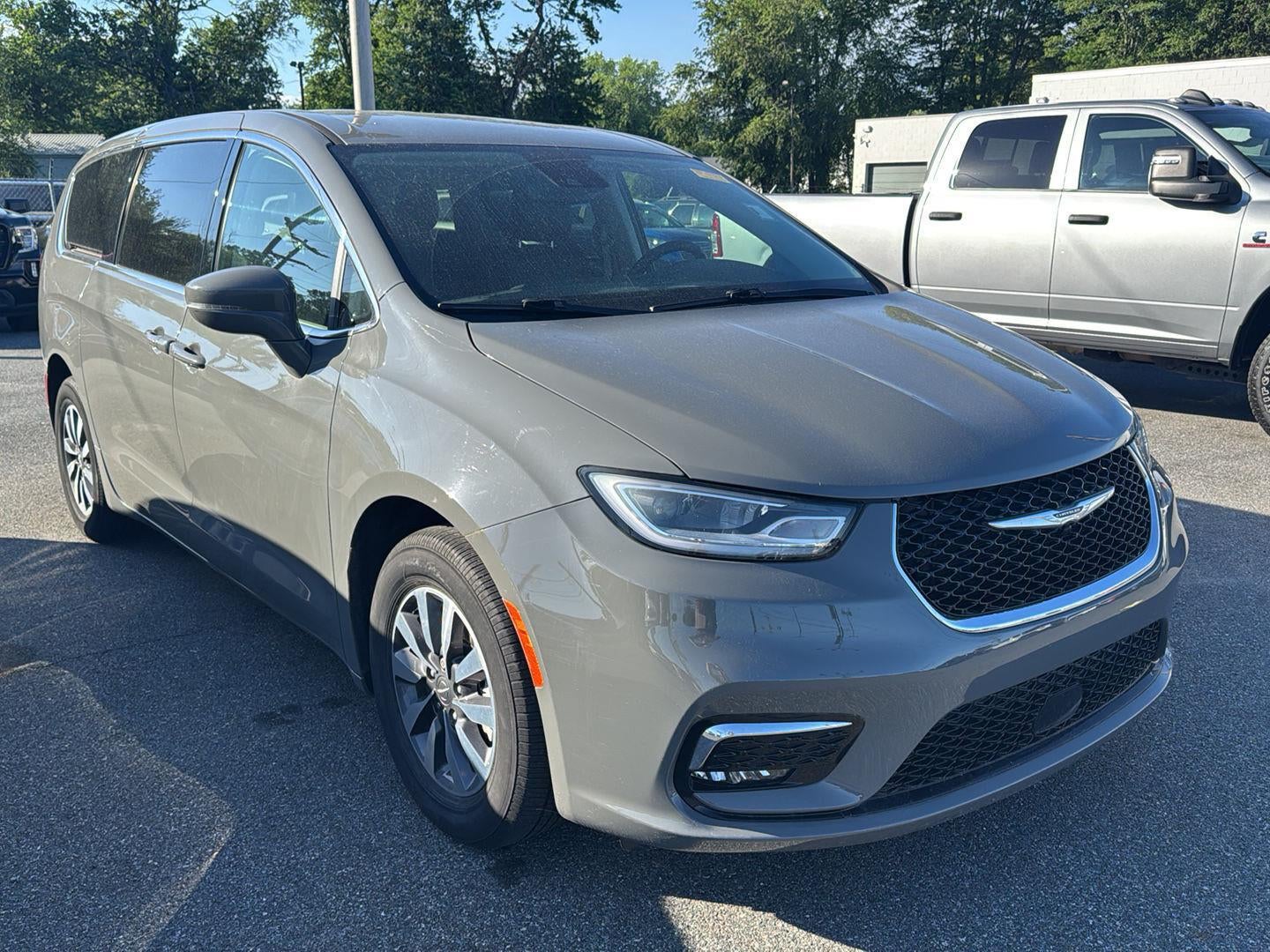 2022 Chrysler Pacifica Hybrid Touring L
