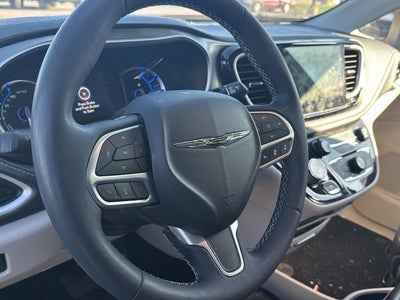 2022 Chrysler Pacifica Hybrid Touring L