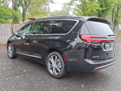 2026 Chrysler Pacifica Pinnacle
