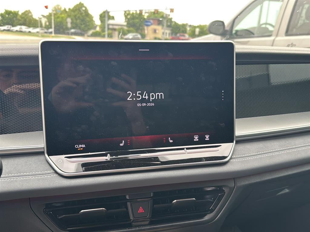 2025 Volkswagen Tiguan SE R-Line Black