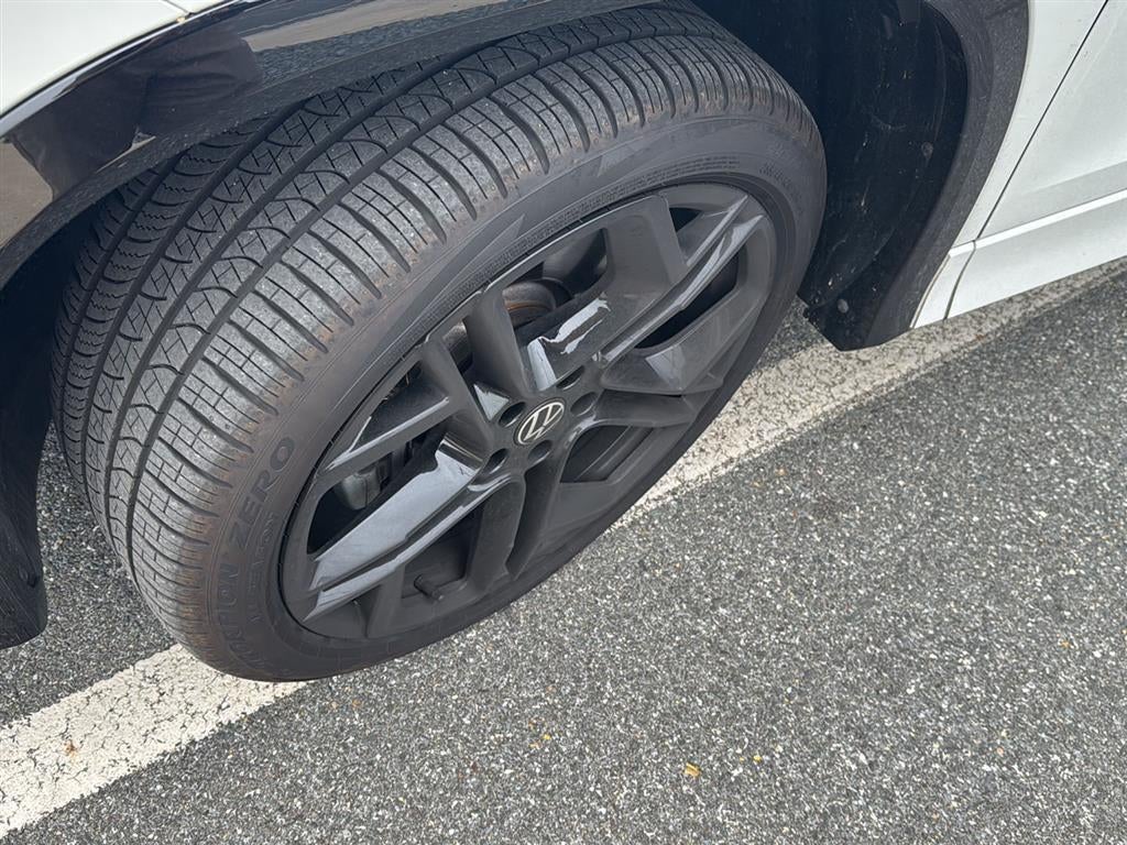 2025 Volkswagen Tiguan SE R-Line Black