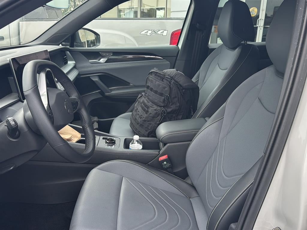 2025 Volkswagen Tiguan SE R-Line Black