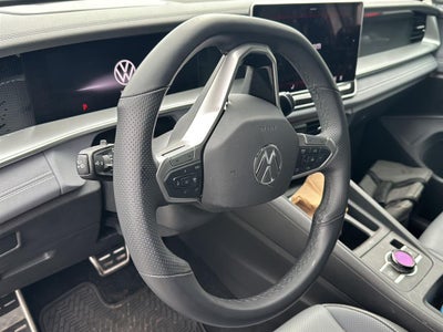 2025 Volkswagen Tiguan SE R-Line Black