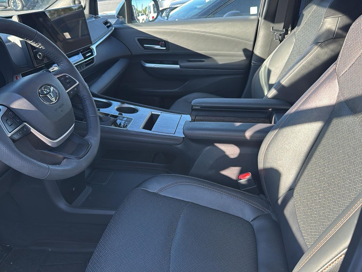 2025 Toyota Sienna Platinum 7-Passenger
