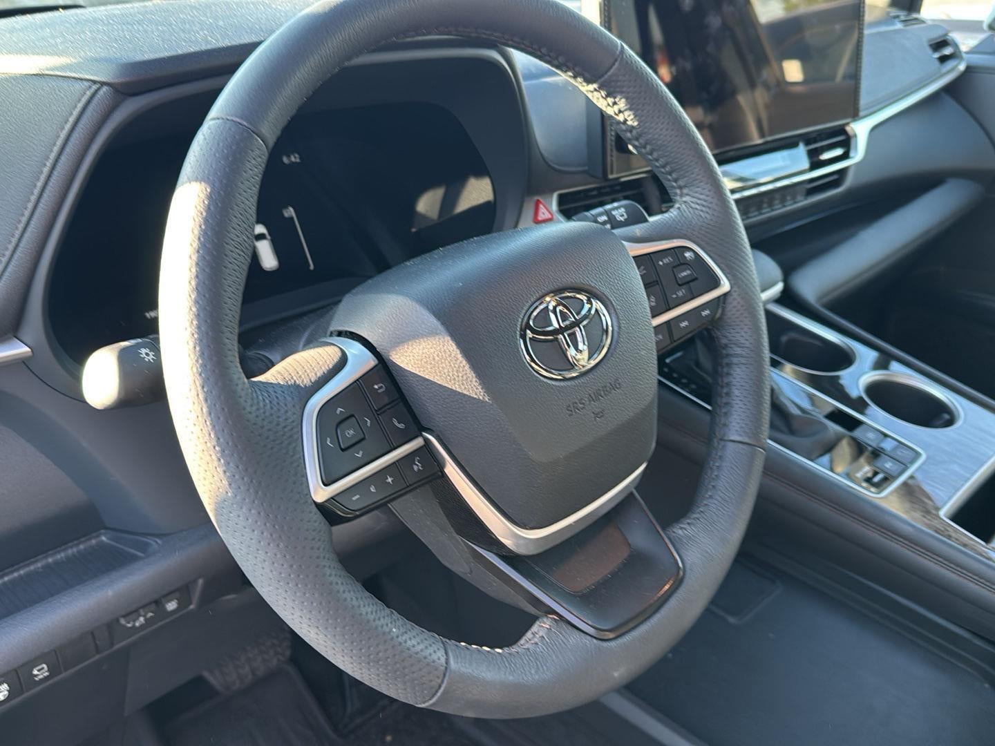 2025 Toyota Sienna Platinum 7-Passenger