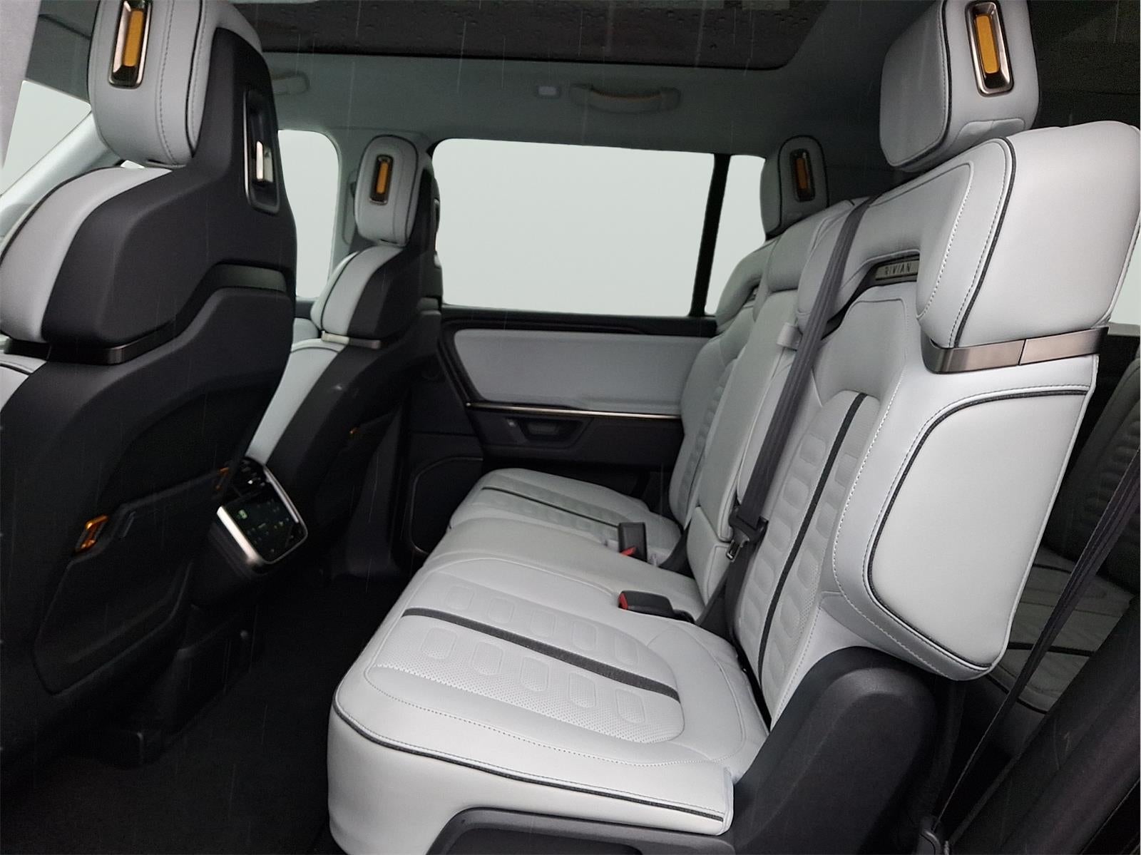 2025 Rivian R1S Adventure