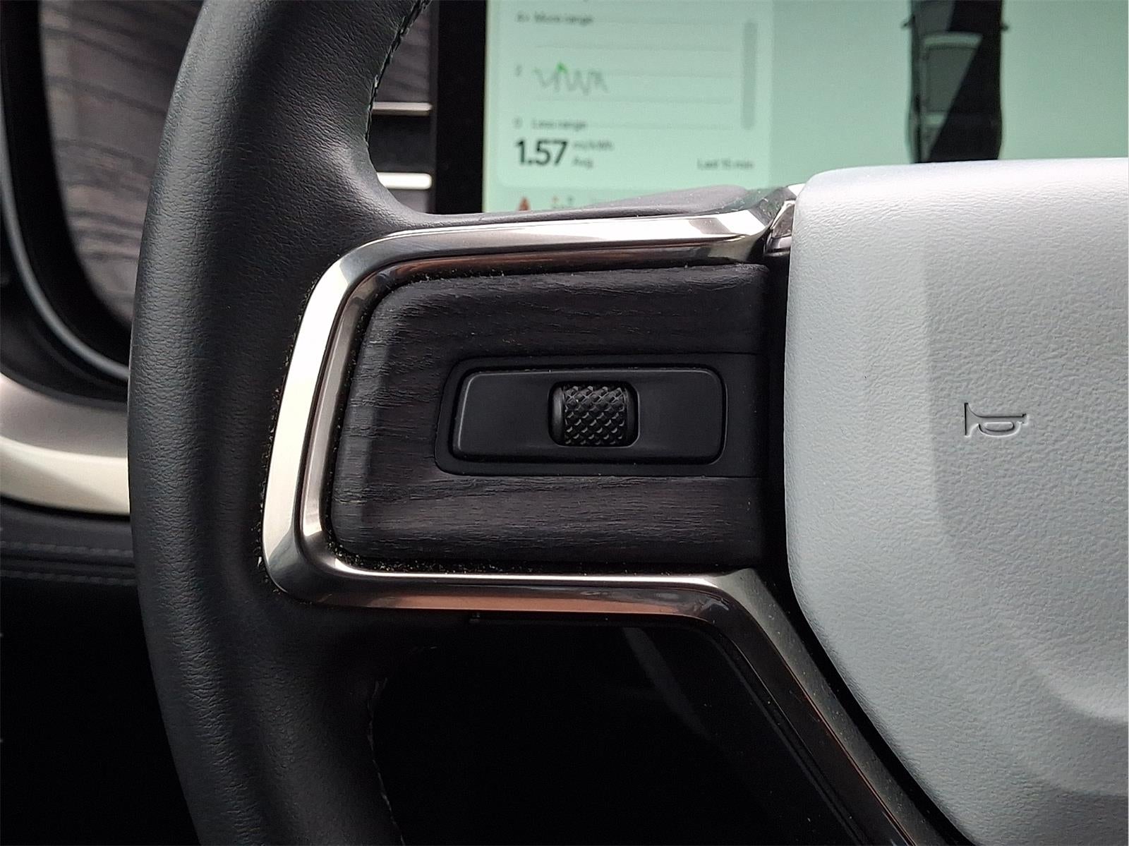2025 Rivian R1S Adventure