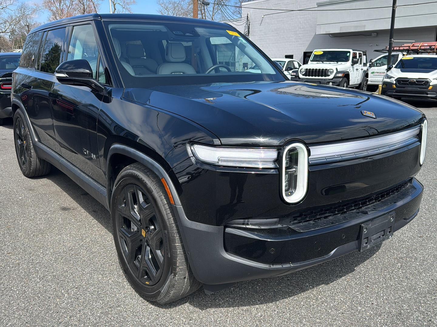 Used 2025 Rivian R1S Adventure with VIN 7PDSGBBA8SN055476 for sale in Wilmington, DE