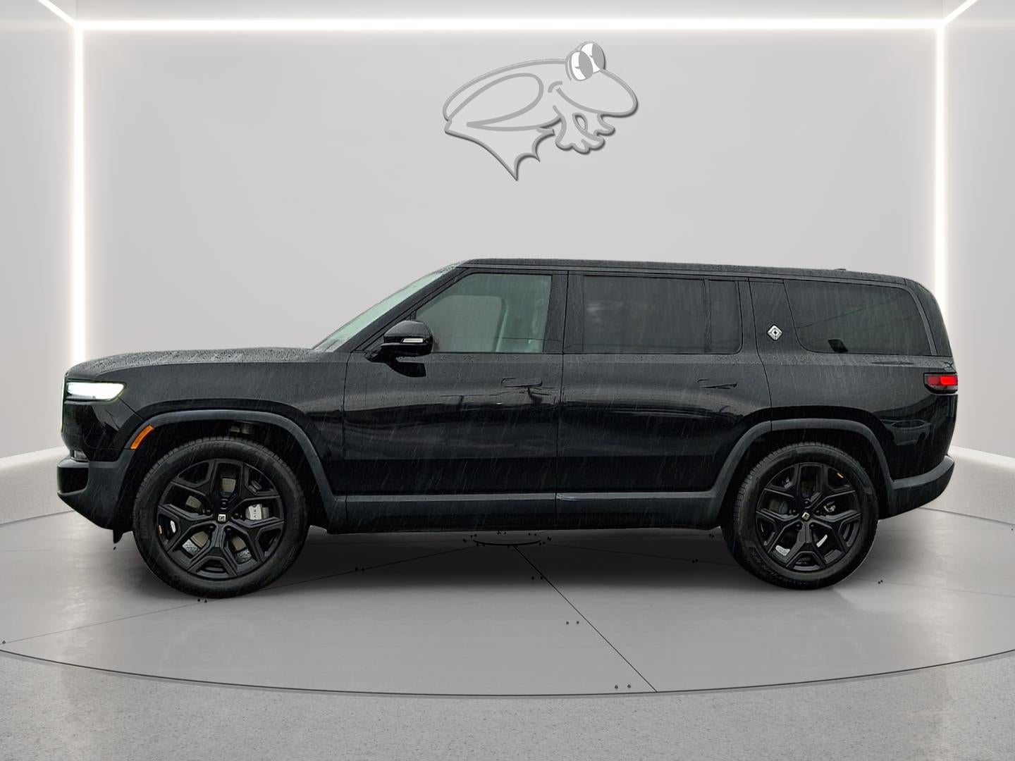 2025 Rivian R1S Adventure