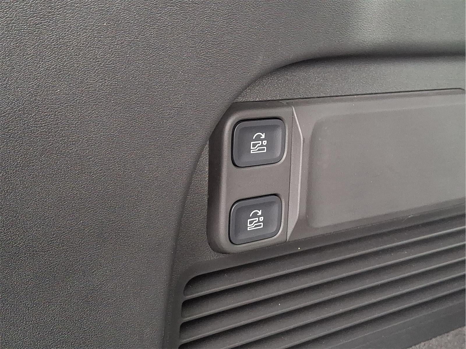 2025 Rivian R1S Adventure