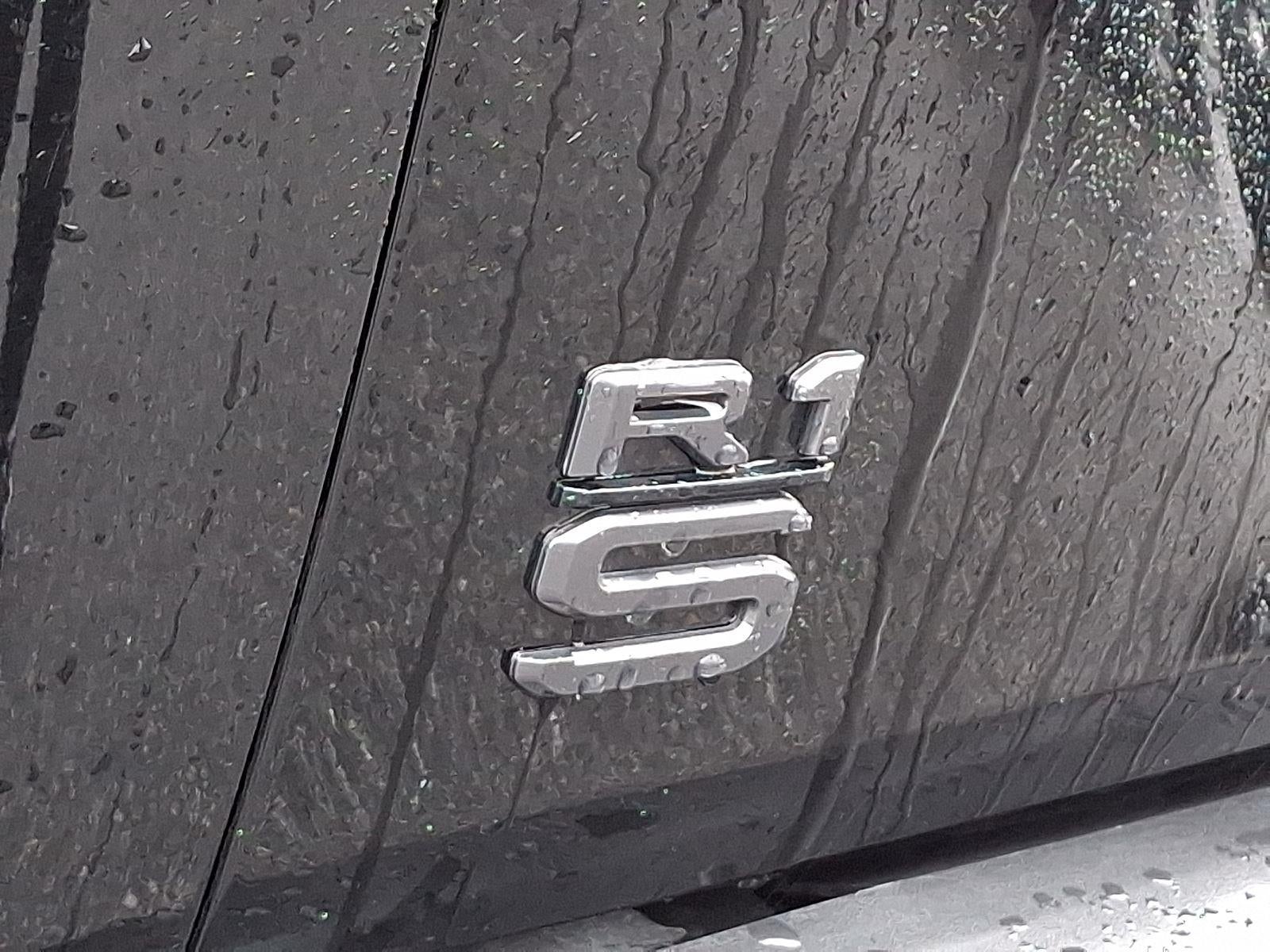 2025 Rivian R1S Adventure