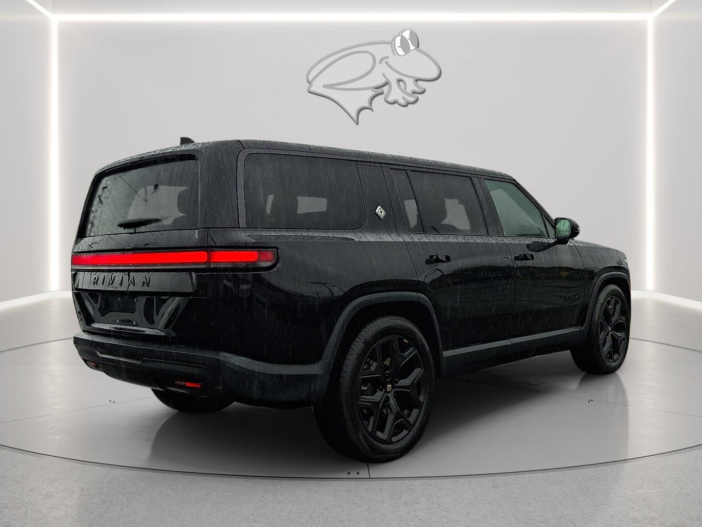 2025 Rivian R1S Adventure
